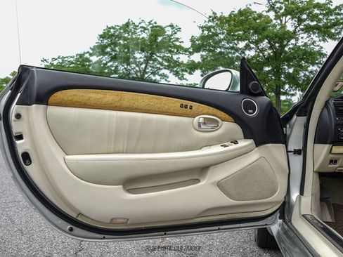 Used 2005 Lexus SC 430 Convertible RWD image 48