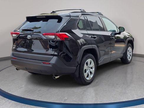 Used 2020 Toyota RAV4 LE AWD/4WD image 6