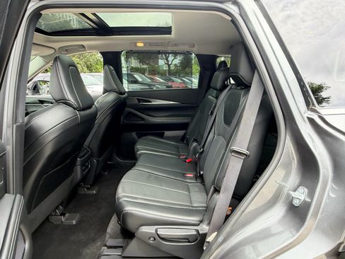 Used 2022 INFINITI QX60 Luxe w/ Cargo Package FWD image 11