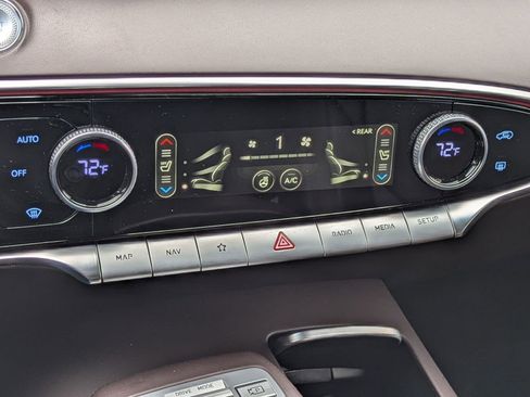 Used 2022 Genesis GV70 2.5T w/ Advanced Package image 31