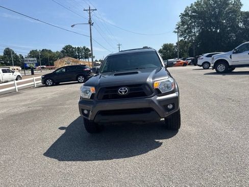 Used 2013 Toyota Tacoma 4x4 Access Cab V6 w/ TRD Sport Pkg image 8