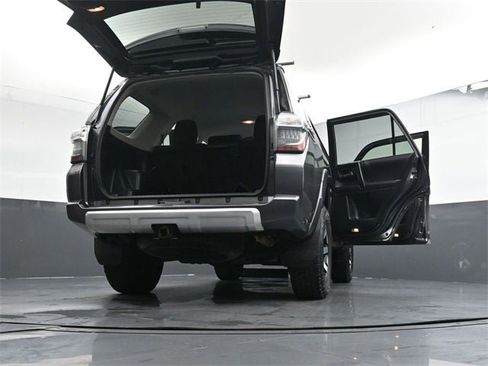 Used 2018 Toyota 4Runner TRD Off-Road image 42