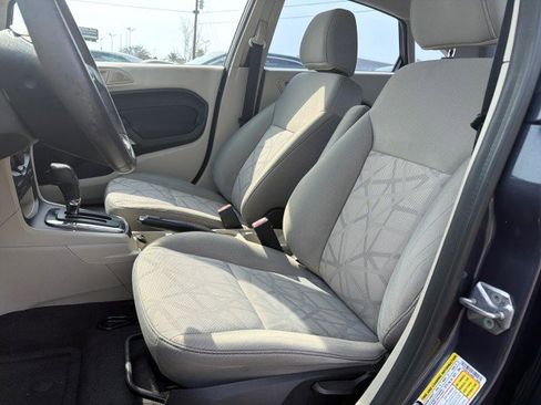 Used 2013 Ford Fiesta SE image 12