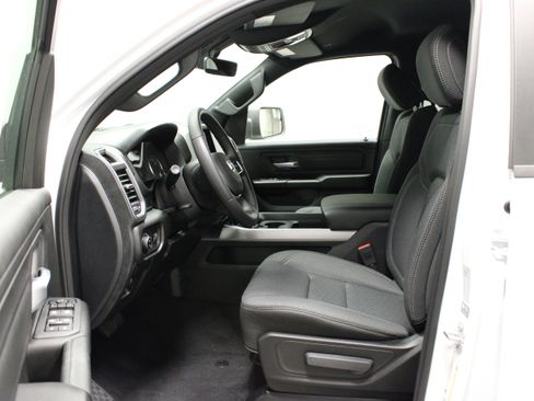 New 2026 RAM 1500 Express AWD/4WD image 18