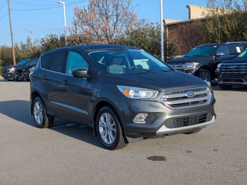 Certified 2017 Ford Escape SE image 1