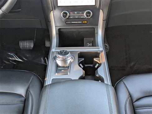 Used 2024 Ford Edge SEL image 19