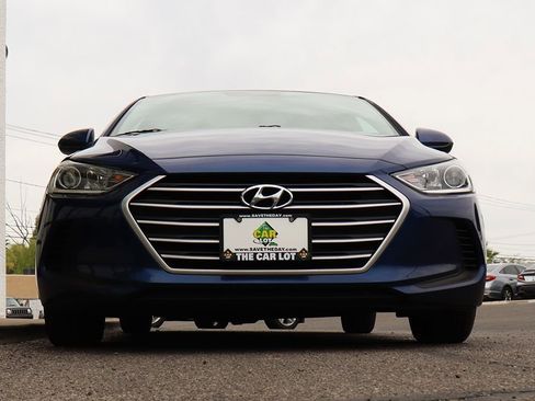 Used 2017 Hyundai Elantra SE FWD image 17