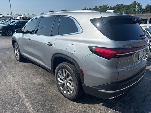 Used 2026 Buick Enclave Preferred w/ Power Package FWD image 9