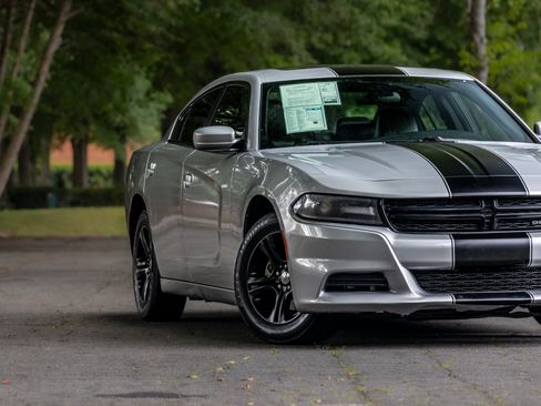 Used 2021 Dodge Charger SXT w/ Leather Interior Group RWD image 27