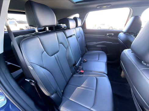 Used 2025 Kia Sorento S w/ Panoramic Sunroof Package image 29