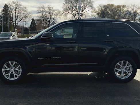 Used 2023 Jeep Grand Cherokee Limited image 6