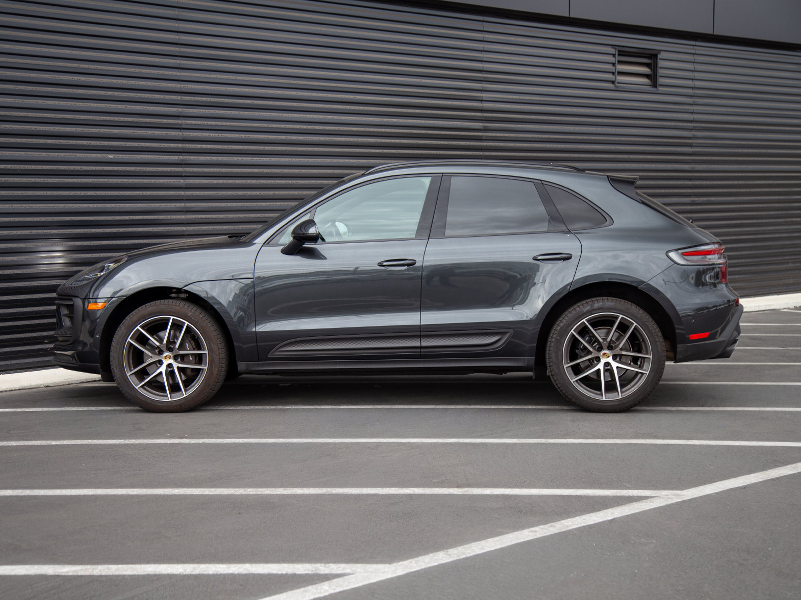 Certified 2023 Porsche Macan Turbo AWD/4WD image 2