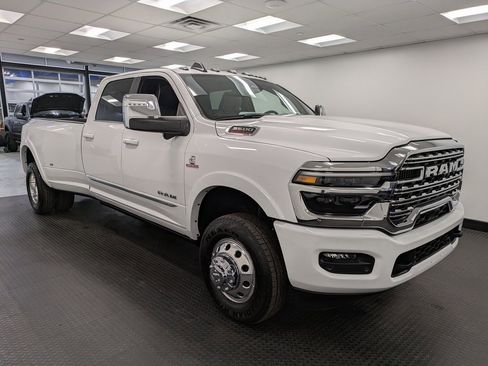 Used 2025 RAM 3500 Limited image 3