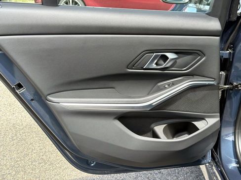 Used 2025 BMW 330i Sedan image 11