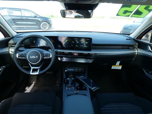New 2025 Kia K5 LXS image 16