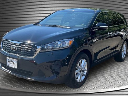 Used 2019 Kia Sorento AWD image 3