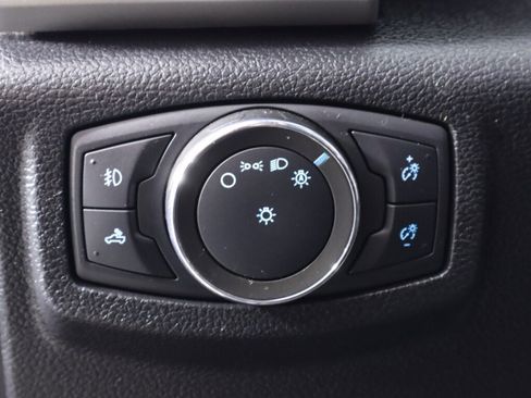 Used 2020 Ford F150 Lariat w/ Trailer Tow Package image 10