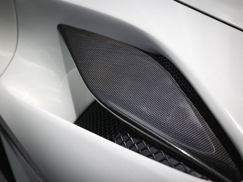 Used 2021 Ferrari F8 Tributo RWD image 22