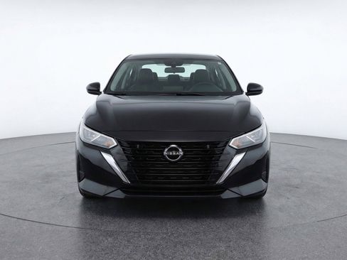 Used 2025 Nissan Sentra SV FWD image 2