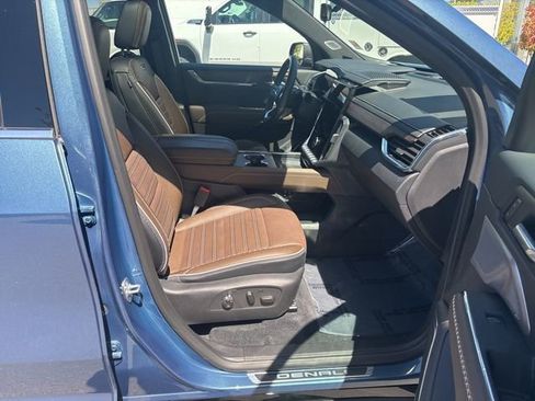 Used 2026 GMC Acadia Denali Ultimate image 38