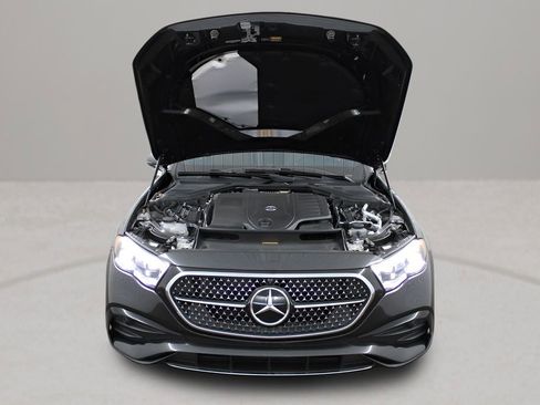 Used 2025 Mercedes-Benz E 450 4MATIC Sedan image 38
