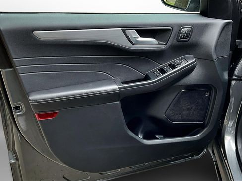 Used 2023 Ford Escape SE w/ PHEV Premium Package image 25