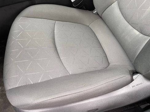 Used 2024 Toyota RAV4 XLE FWD image 25