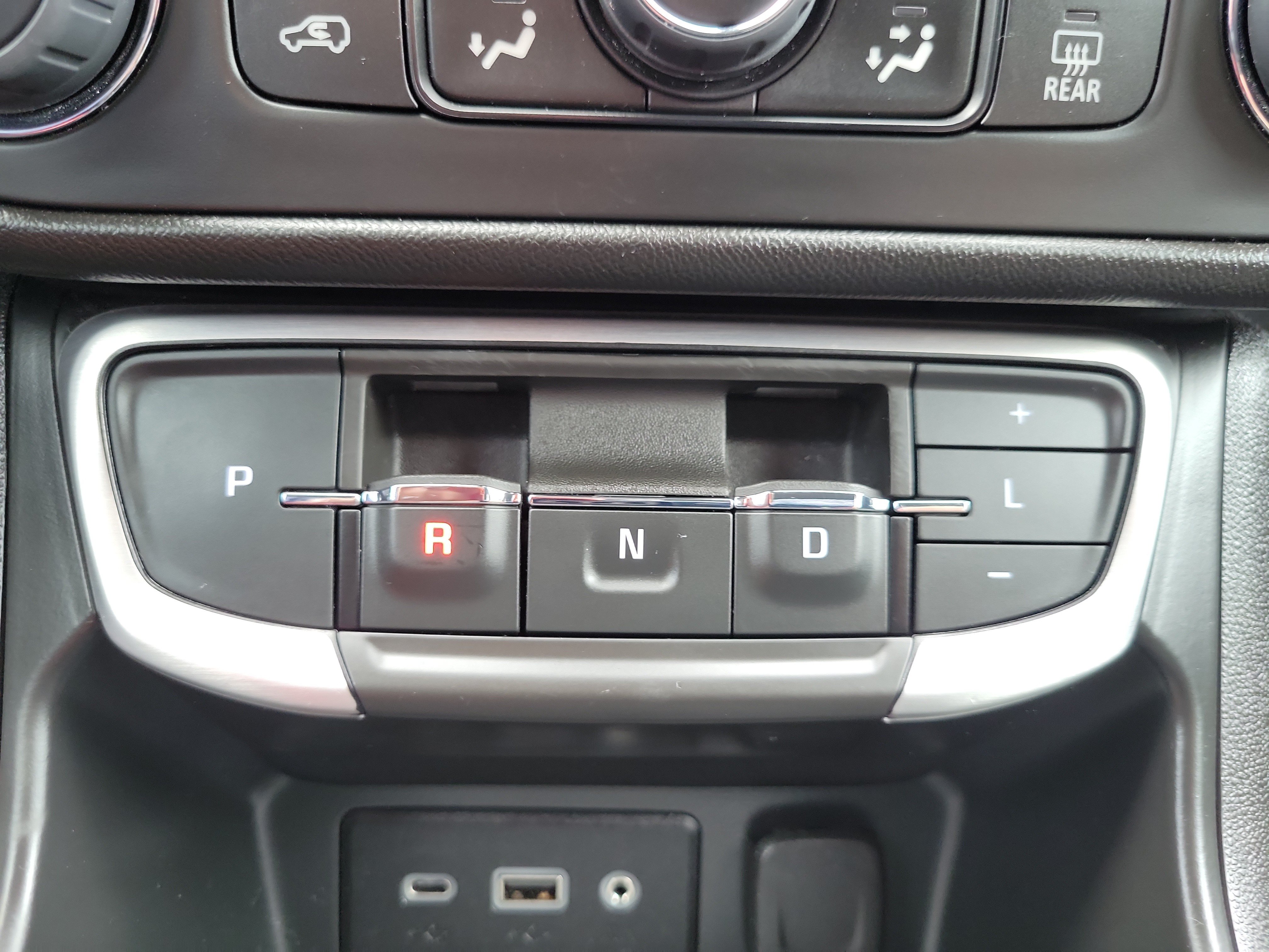 Used 2023 GMC Terrain SLE w/ Driver Convenience Package FWD image 23