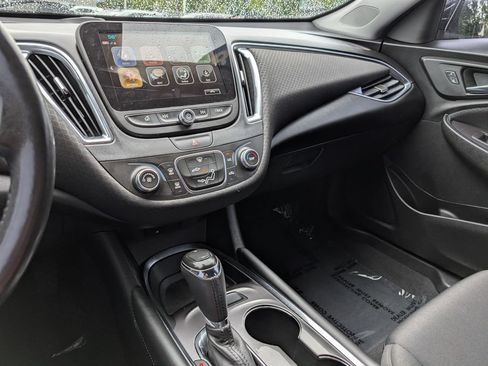 Used 2018 Chevrolet Malibu LT FWD image 37