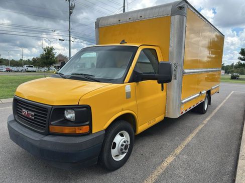 Used 2017 GMC Savana 3500 Extended RWD image 11