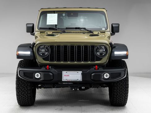 Used 2025 Jeep Wrangler Unlimited Rubicon w/ Convenience Group AWD/4WD image 31