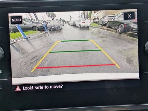 Used 2020 Volkswagen Tiguan S image 14