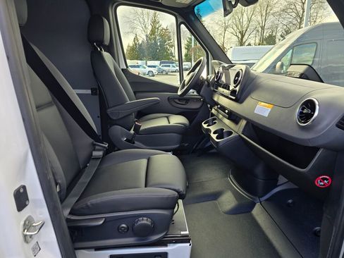 New 2025 Mercedes-Benz Sprinter 2500 image 11