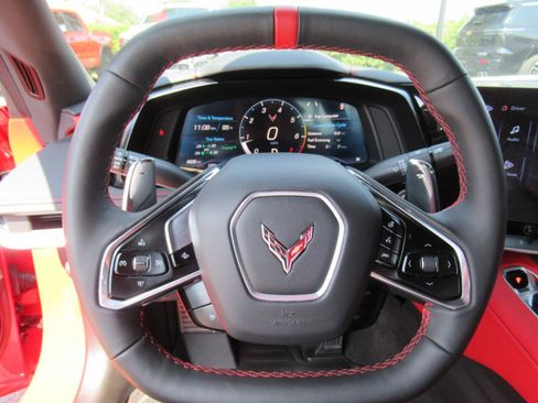 Used 2024 Chevrolet Corvette Stingray Preferred Cpe RWD image 23