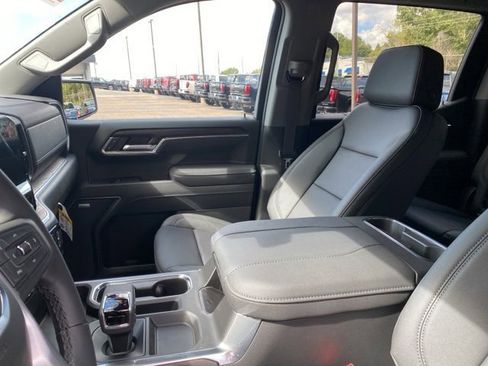 New 2026 GMC Sierra 1500 SLT image 23