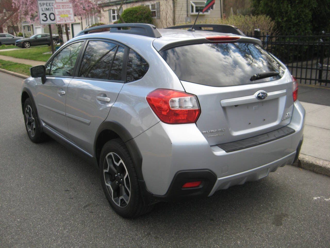 Used 2015 Subaru Crosstrek 2.0i Premium w/ Moonroof Package AWD/4WD image 4
