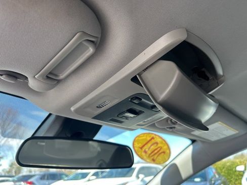 Used 2021 Toyota Camry LE image 29