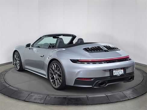 Used 2025 Porsche 911 Carrera image 3