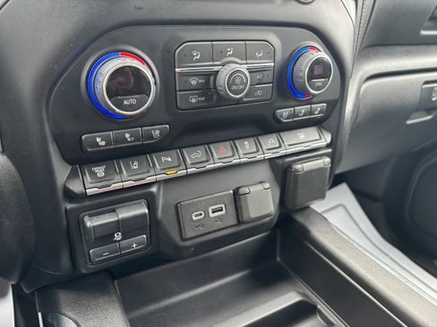 Used 2022 Chevrolet Silverado 3500 LTZ w/ LTZ Convenience Package image 13