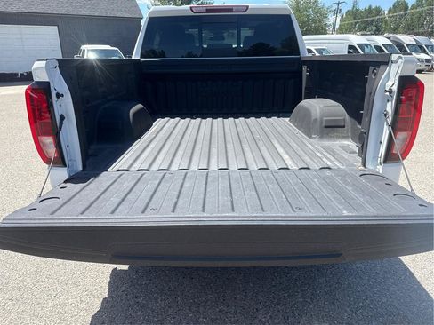Used 2025 GMC Sierra 1500 Elevation w/ Elevation Premium Package AWD/4WD image 13