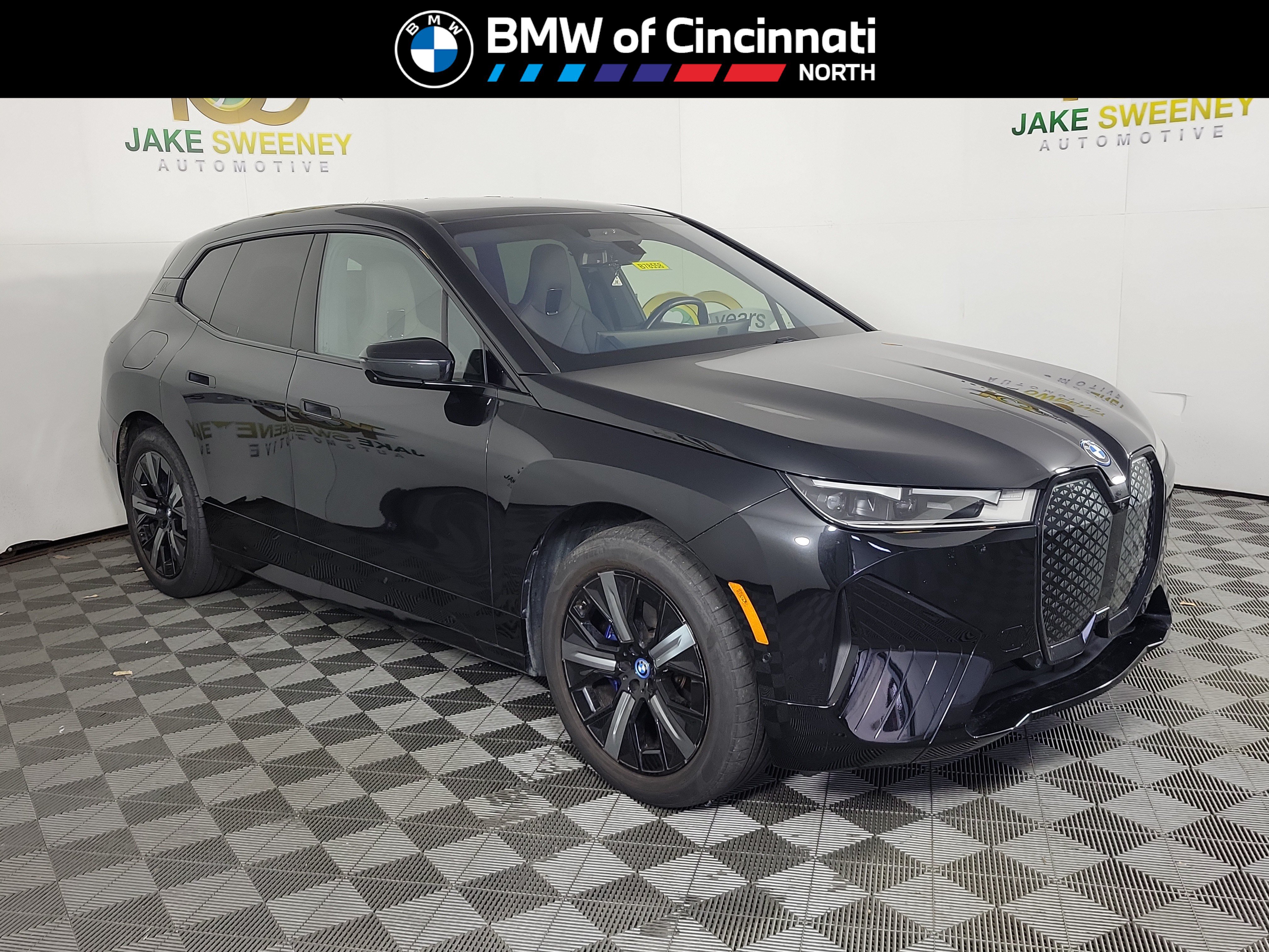 Used 2024 BMW iX xDrive50 w/ Sport Package AWD/4WD image 1