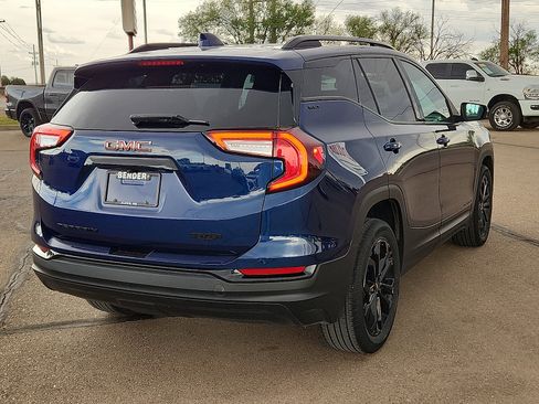 Used 2022 GMC Terrain SLT w/ Elevation Edition FWD image 4