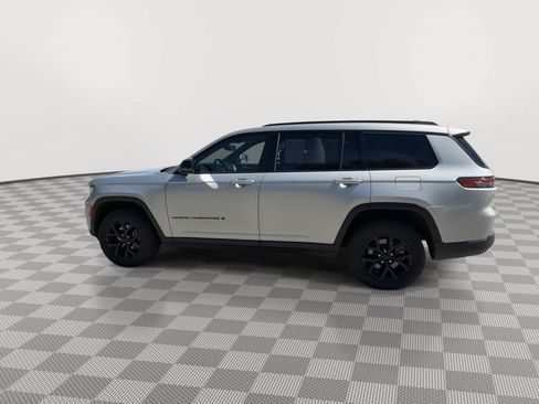 Used 2024 Jeep Grand Cherokee L Laredo AWD/4WD image 5