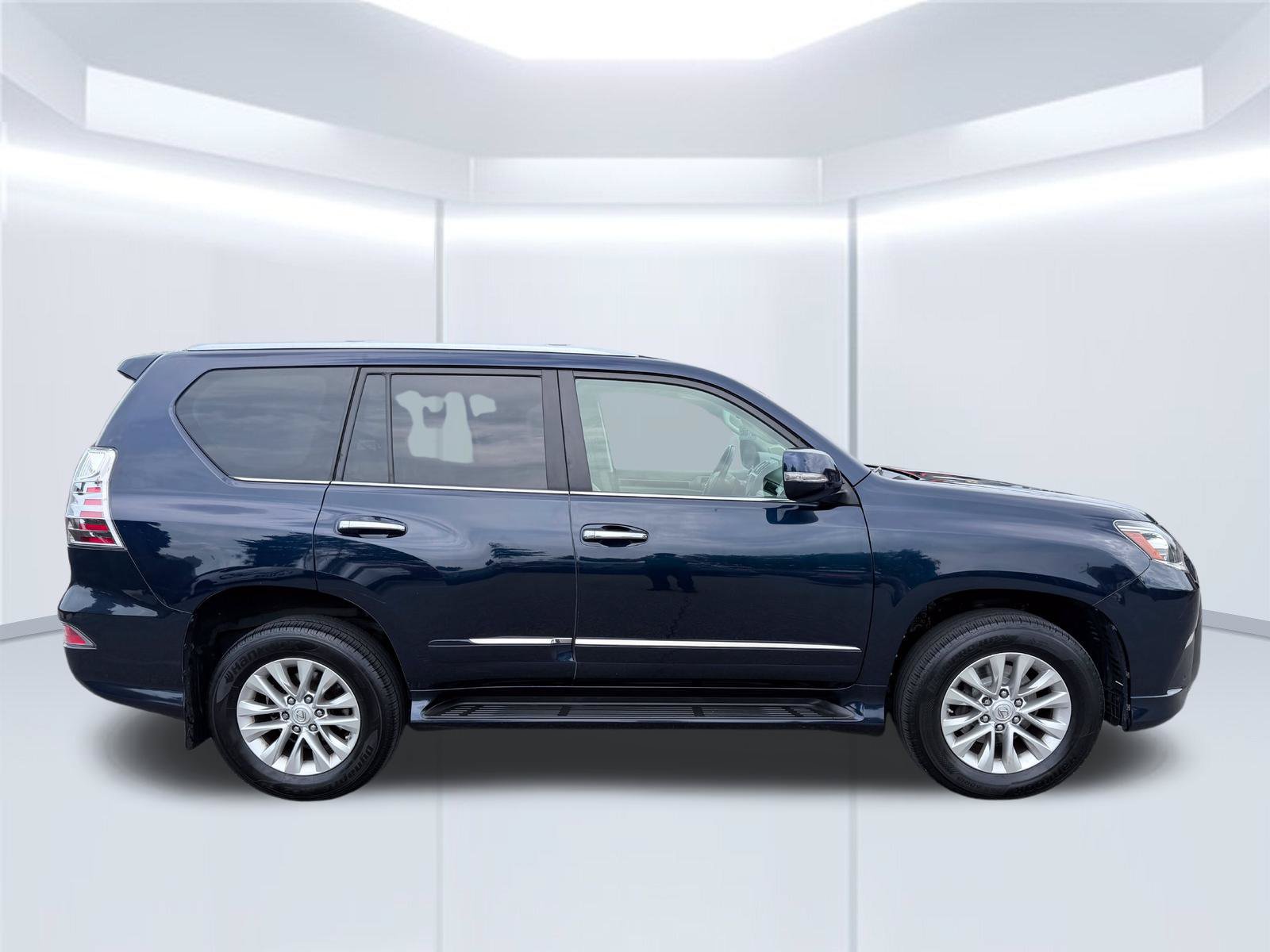 Used 2019 Lexus GX 460 Premium w/ Premium Package AWD/4WD image 4