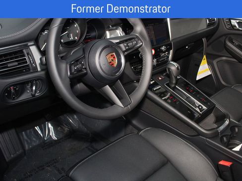 New 2026 Porsche Macan AWD/4WD image 4