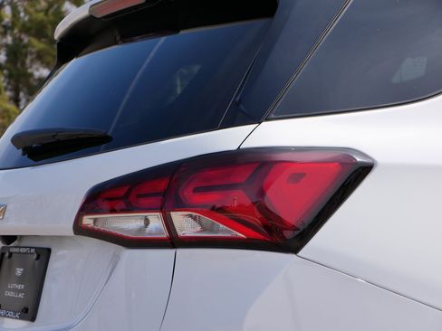 Used 2024 Chevrolet Equinox LT AWD/4WD image 16