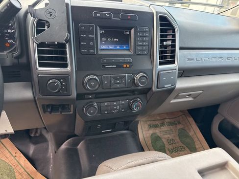 Used 2018 Ford F350 XLT image 30