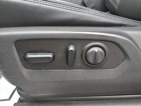 Used 2019 Chevrolet Silverado 1500 High Country image 23