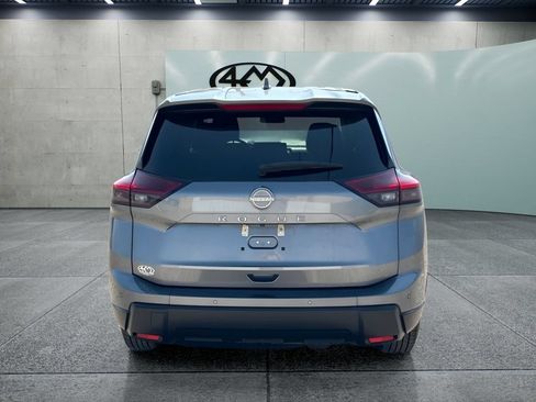 Used 2025 Nissan Rogue SV FWD image 4