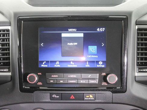 Used 2024 Nissan Frontier SV image 15